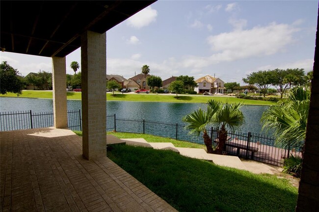 Building Photo - 3030 Pelican Cove