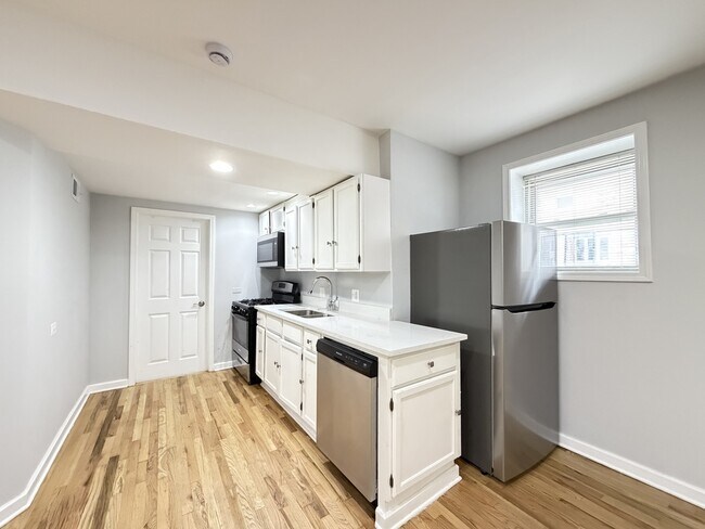 Foto del edificio - 947 N Wolcott Ave