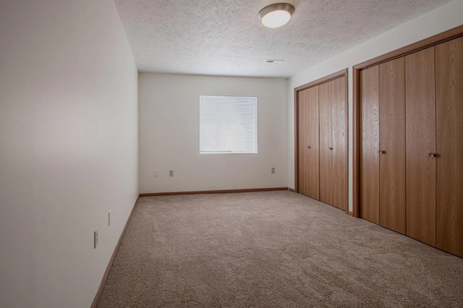 Building Photo - 649 Parkwild Dr
