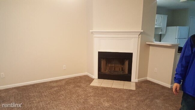 Building Photo - 2 br, 2.5 bath Townhome - 427 Dabney Dr