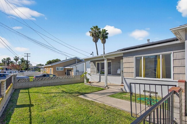 Building Photo - 5442 San Onofre Terrace