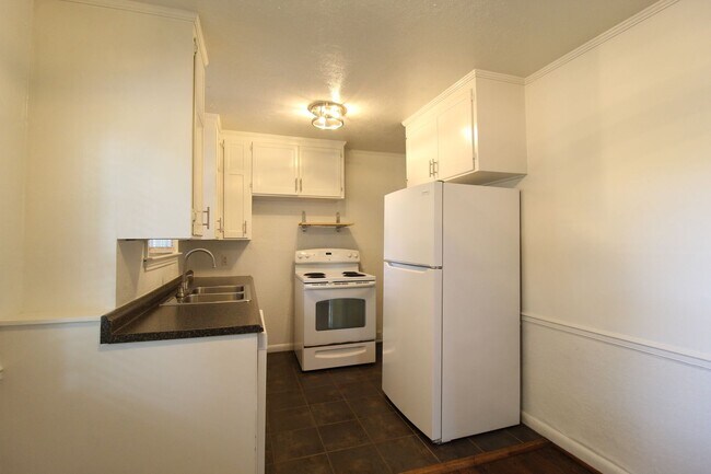 Foto del edificio - 2 Bedroom 1 Bath Home in Roeland Park