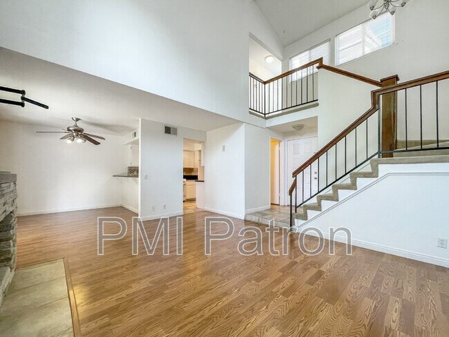 Foto del edificio - 11802 Los Alisos Cir