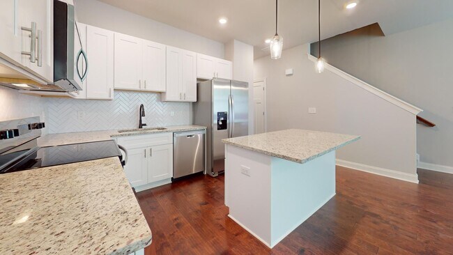 Foto del edificio - New Construction Townhome for Rent in Fore...