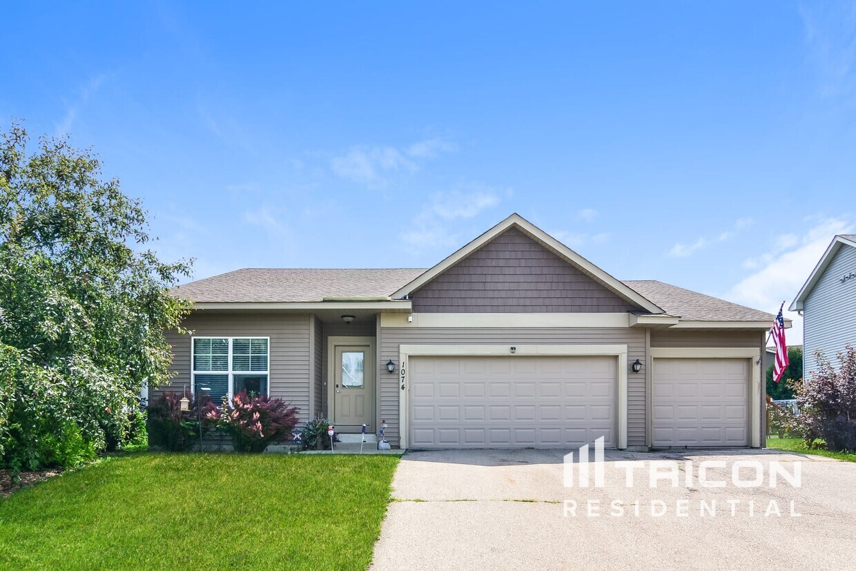 Foto principal - 1074 Landings Ln