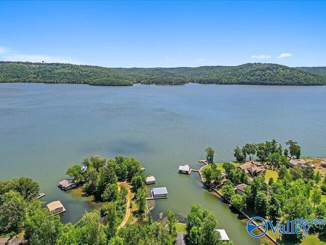 Building Photo - 3149 Buck Island Dr