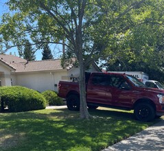 Building Photo - 419 Woodcrest Dr