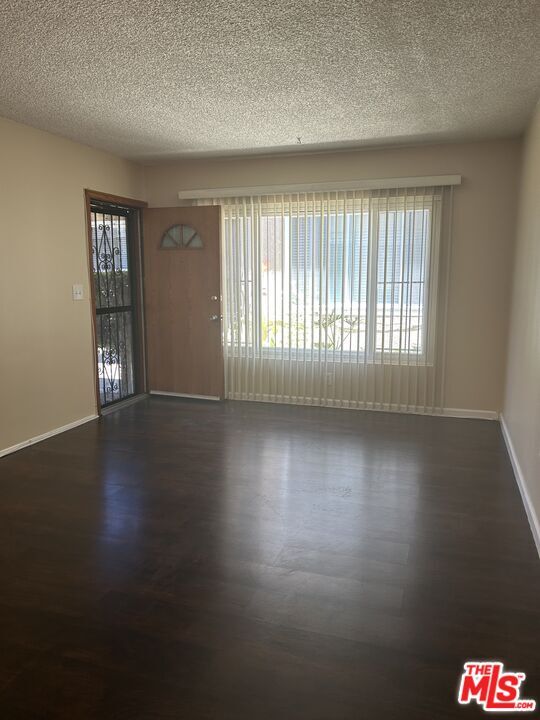 Building Photo - 10432 Crenshaw Blvd