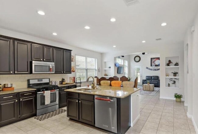 Building Photo - 2781 Santa Ana Ln