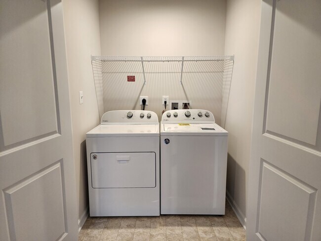 Foto del edificio - 183 Presidents Pointe Ave