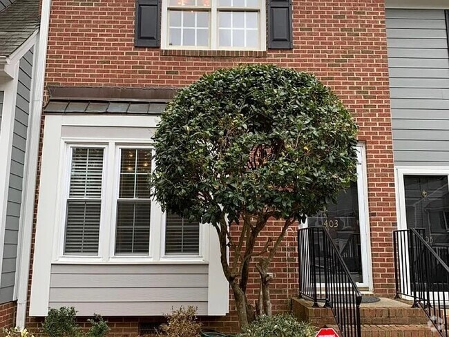 Building Photo - 403 Gadland Ct
