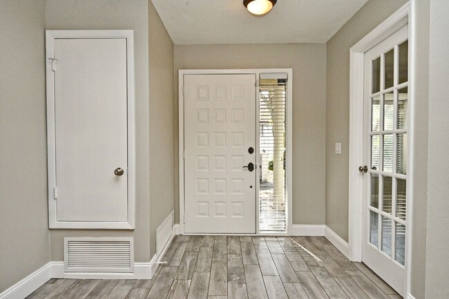 Photo - 621 Landings Pl House