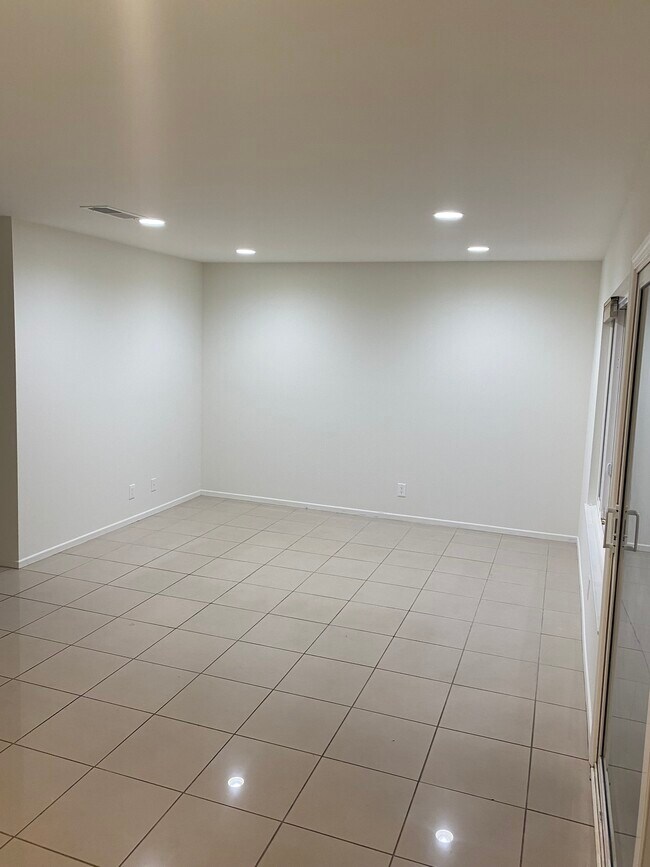 Foto del edificio - 851 Hartford Ln