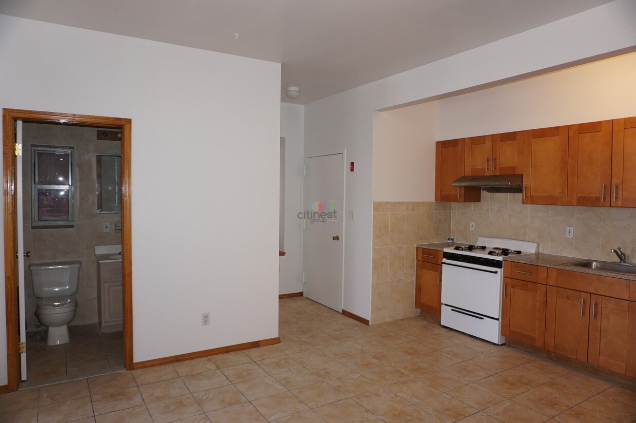 8 Lombardy St Unit 2ND, Brooklyn, NY 11222 Condo for Rent in Brooklyn