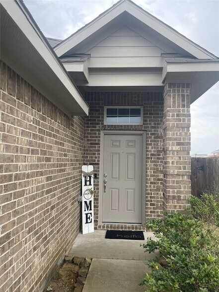 Foto del edificio - 17768 Lionheart Rd