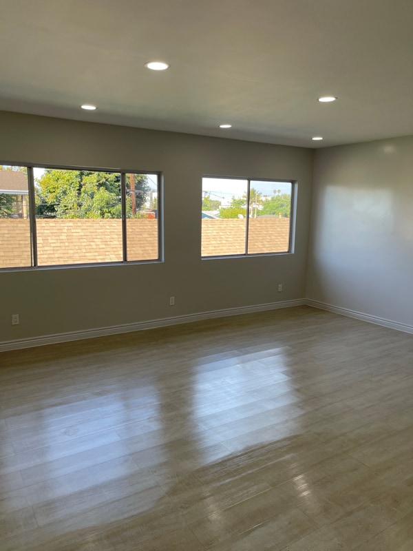 Building Photo - 2919 Carmona Ave