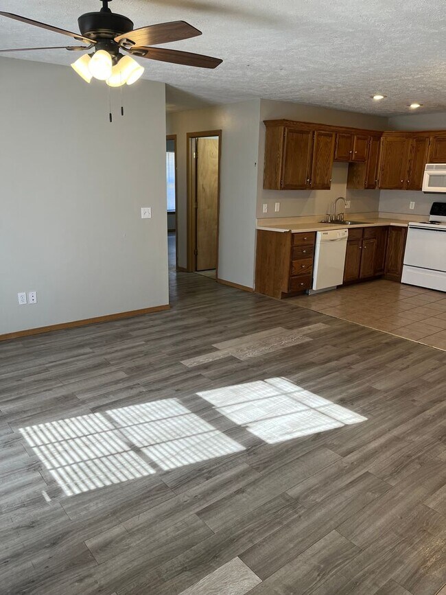 Building Photo - S0059-MF2-E1