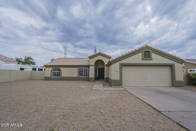 Building Photo - 3203 E Dover St