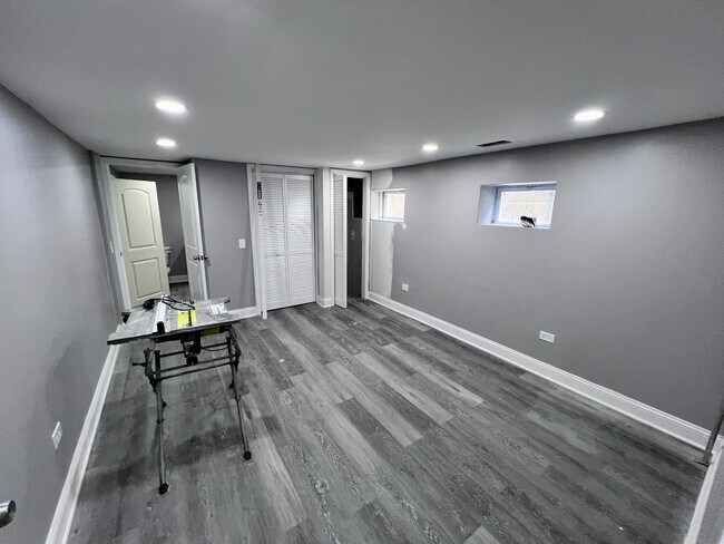 Foto del edificio - 1028 W Oakdale Ave