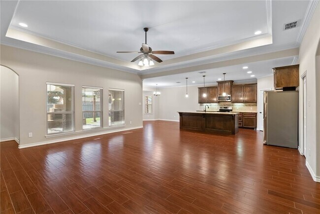 Foto del edificio - 2729 Gold Rush Ln