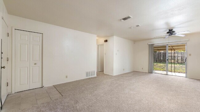 Building Photo - 4710 Casa Bello St