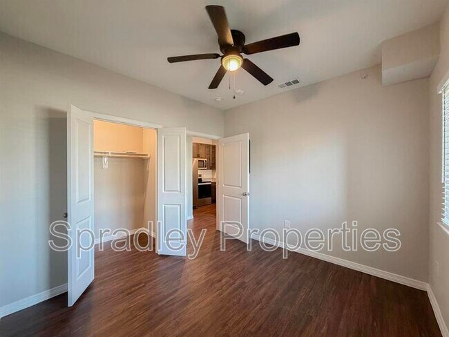 Foto del edificio - 1124 W Ave O