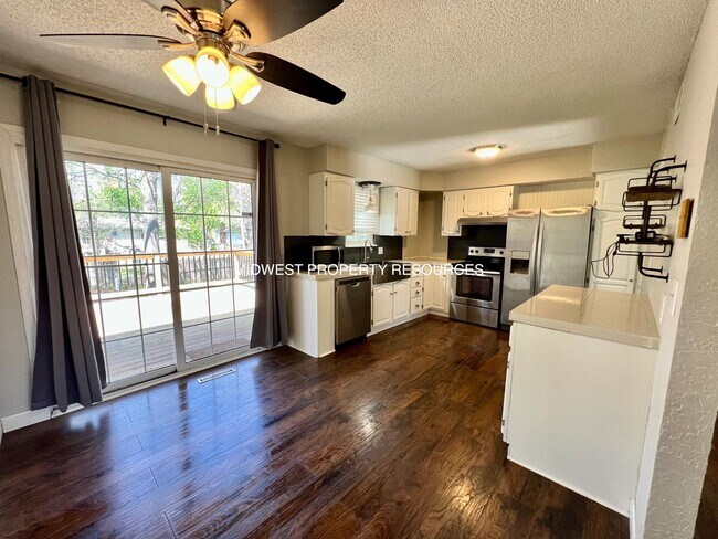 Foto del edificio - Beautiful home, conveniently located in Bl...