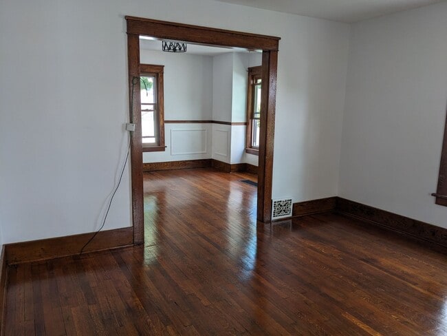 Building Photo - 133 West Ave