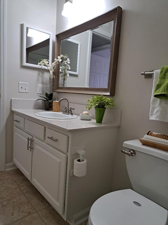 Foto del edificio - 2670 Ingleside Dr