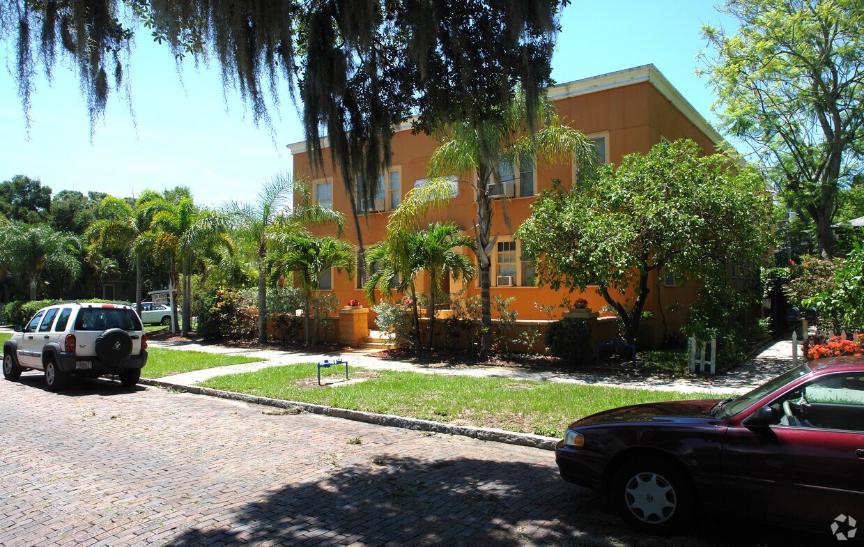 Building Photo - Archer Arms Apartments