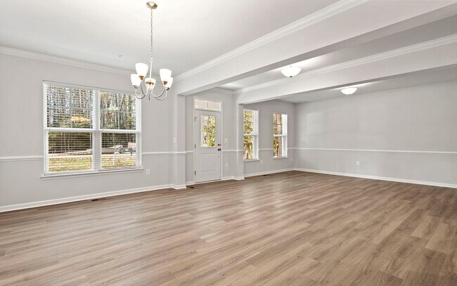 Building Photo - 15090 Carriage Cir