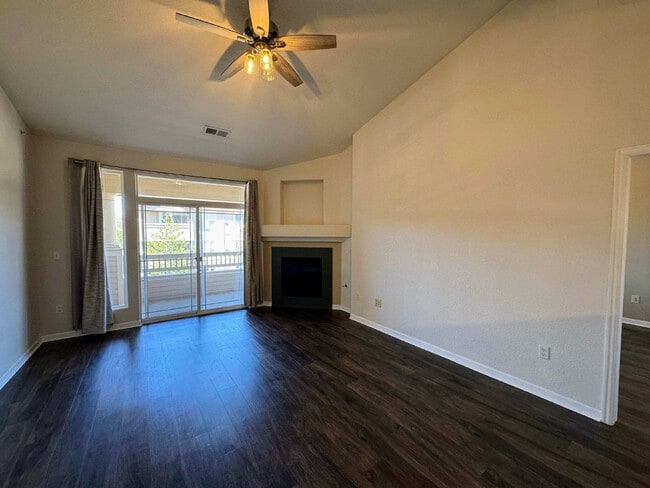 Building Photo - 9557 W San Juan Cir