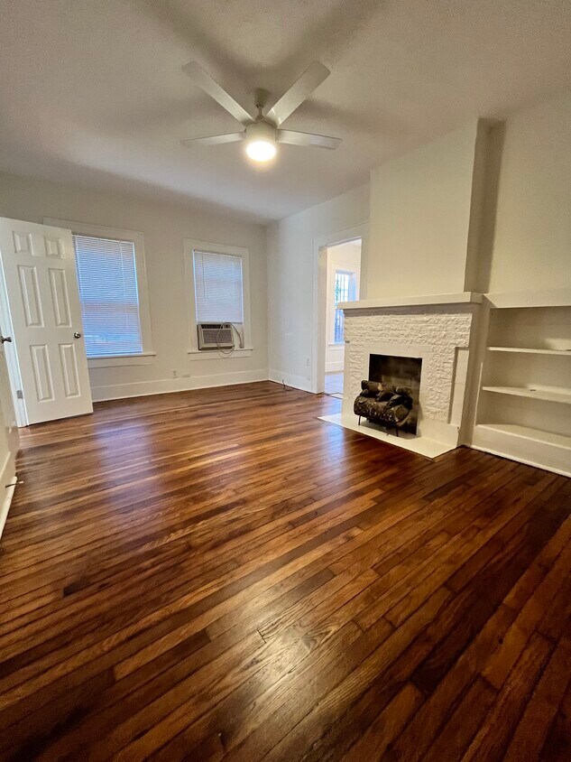 Foto del edificio - 5211 Worth St