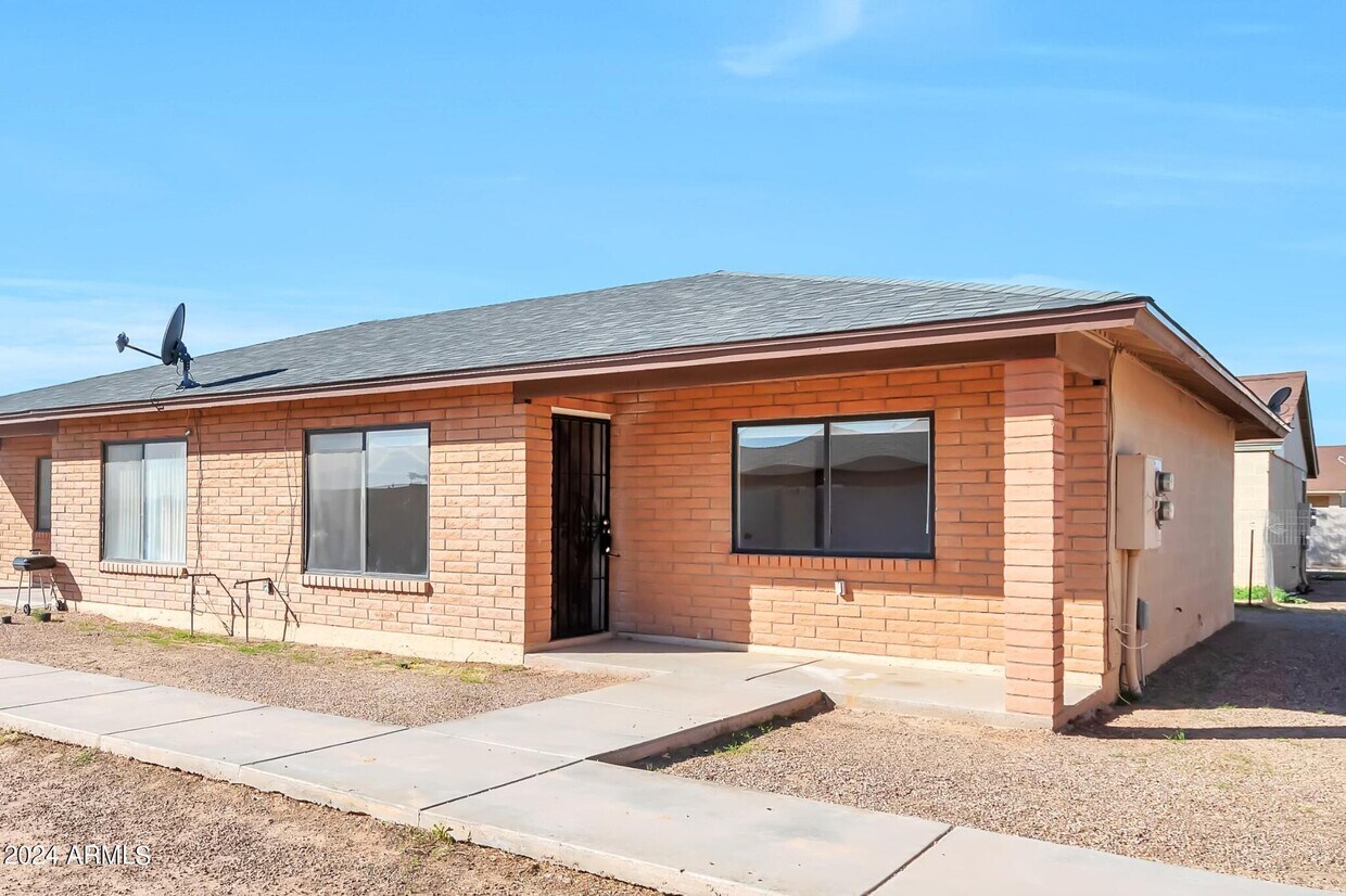 9950 W Lynx Dr Unit C, Arizona City, AZ 85123 Room for Rent in