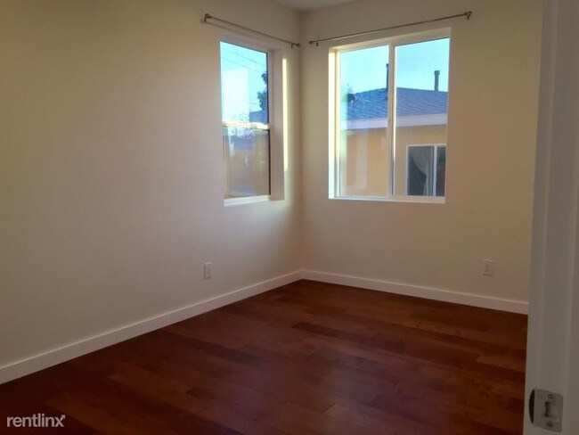 Building Photo - 2 br, 2.5 bath House - 6178 1/8 Aldama Street