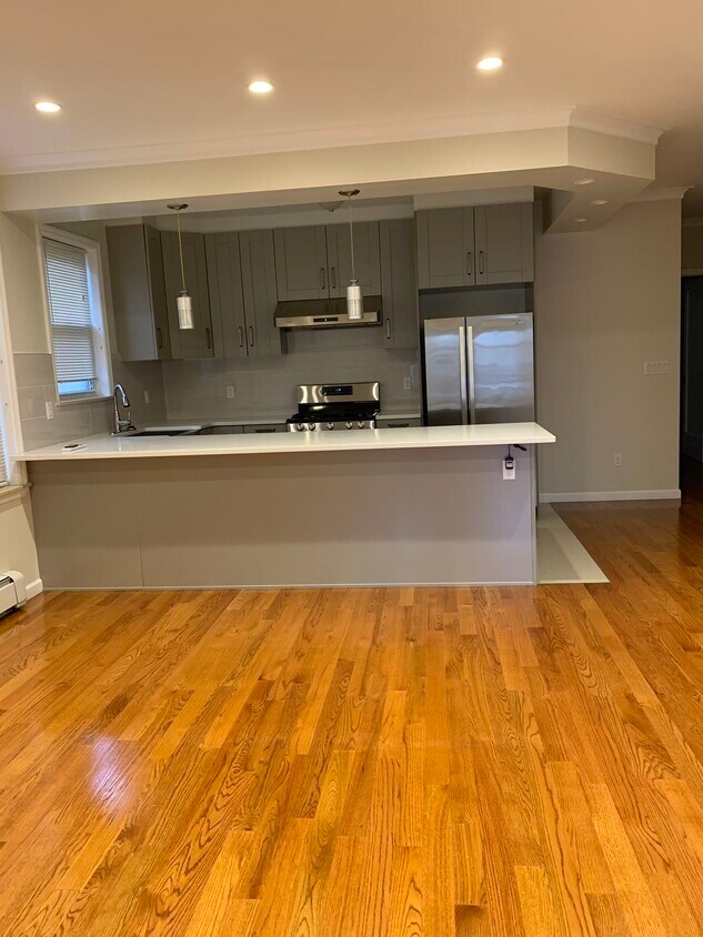Foto principal - 2496 E 21st St