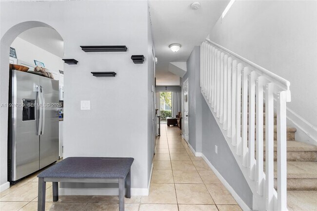 Building Photo - 230 SE 29th Ave