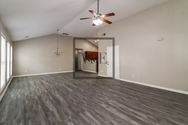 Building Photo - 10 Lila Way