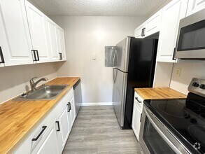 Building Photo - 1153 Lake Victoria Dr