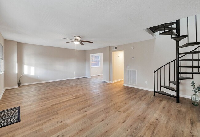 Building Photo - Adorable 3 BR 2 BA in Hixson