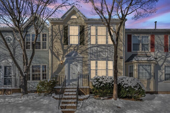 Building Photo - Warrenton Townhome for Rent