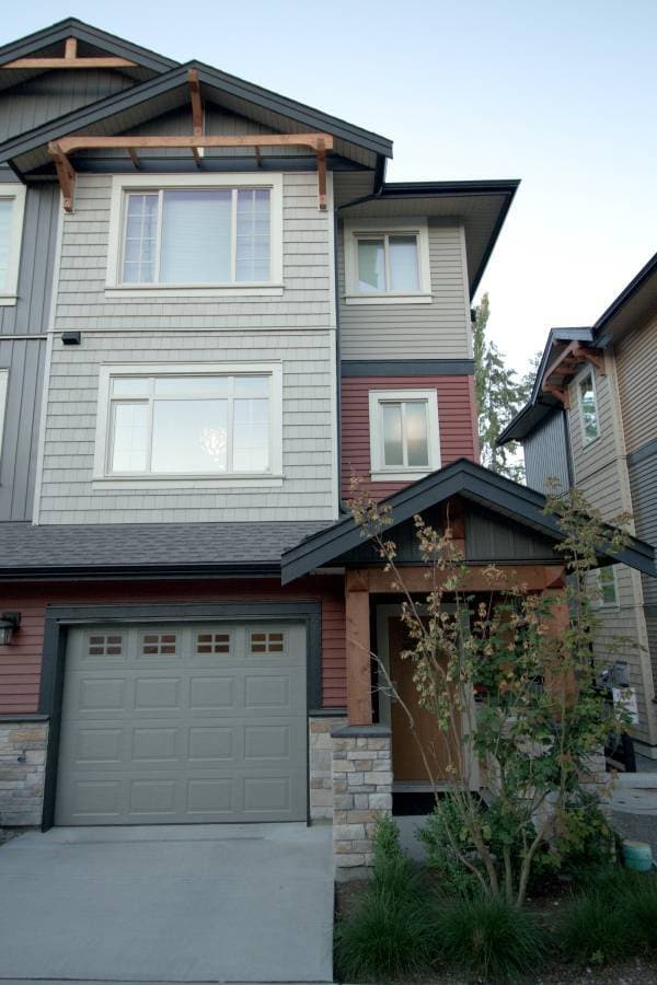 Building Photo - 11305 240 St