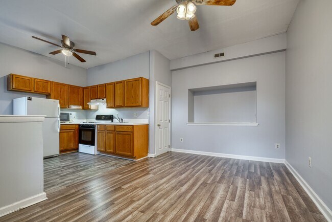 Foto del edificio - 1601 S Hanover St