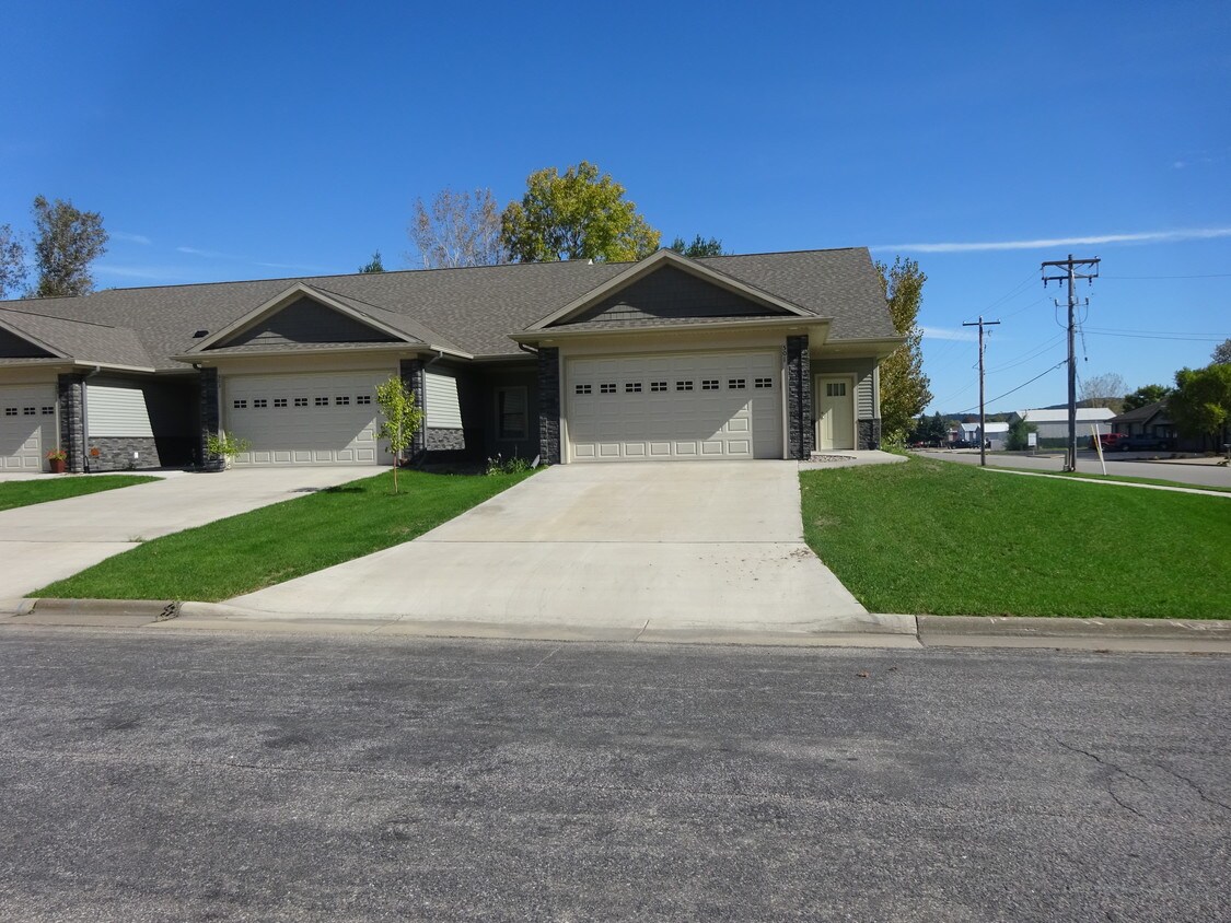 523 Ryan St, Holmen, WI 54636 Condo for Rent in Holmen, WI