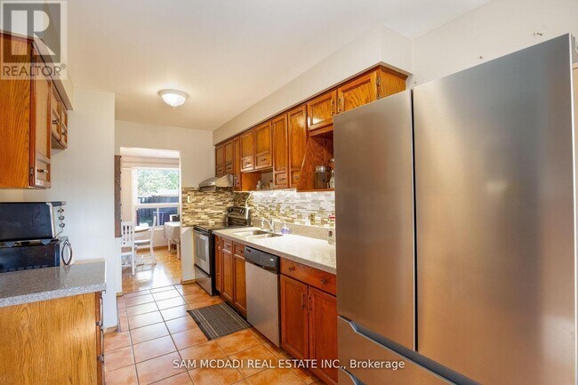 Building Photo - 4043 Pavillion Ct