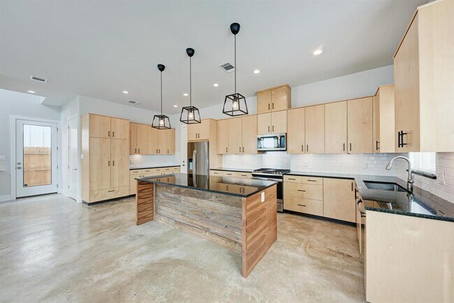 Foto del edificio - 7710 Watson St