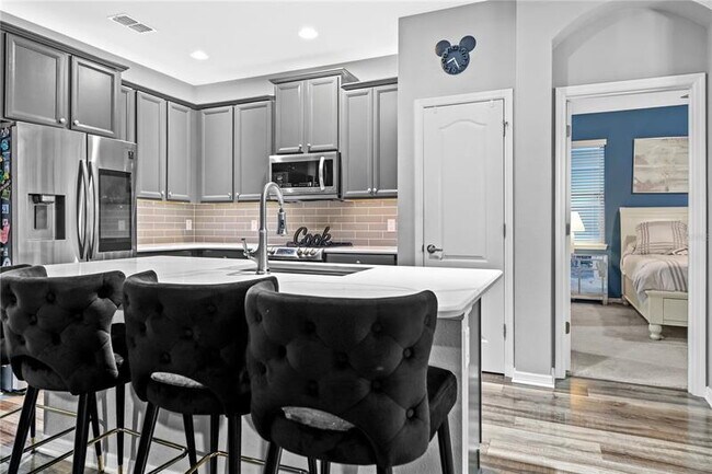 Building Photo - "Luxurious 3-Bed Sanctuary with Granite El...