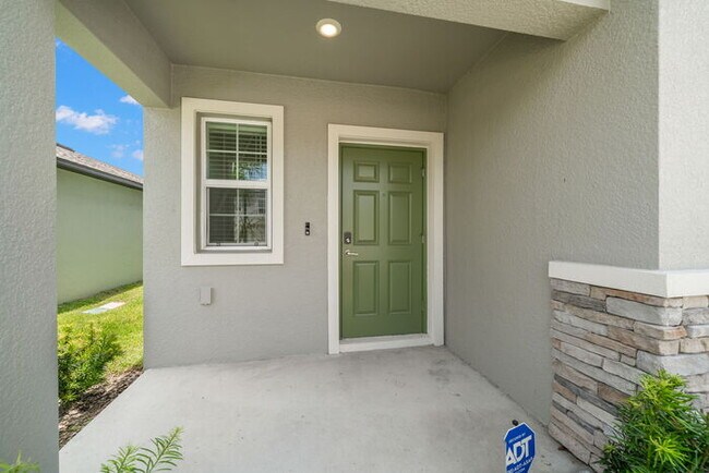 Foto del edificio - LIKE  NEW Home For Rent in Zephyrhills!