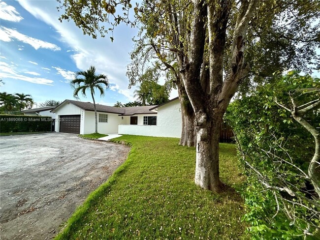 Building Photo - 13971 SW 112th St