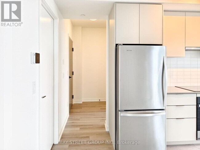 Photo du bâtiment - 3071 Trafalgar Rd